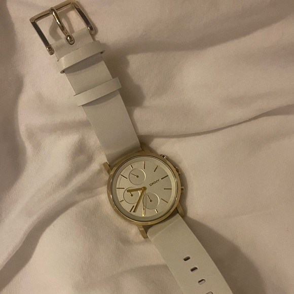 NWT DKNY Watch White Leather Strap - Picture 6 of 9